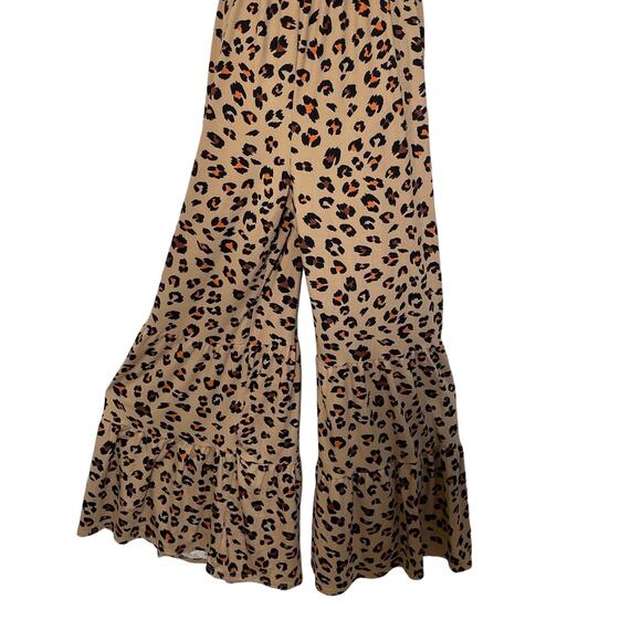 Plus Size Leopard Jumpsuit, Romper, Flare legs, Halter style, NWT Size 3X - Picture 3 of 7